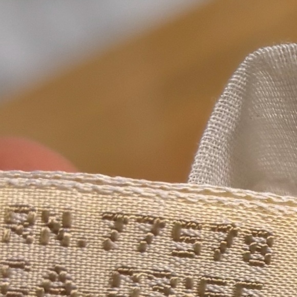 April Cornell Vintage Embroidered Initial Hankie "S" - Picture 7 of 9